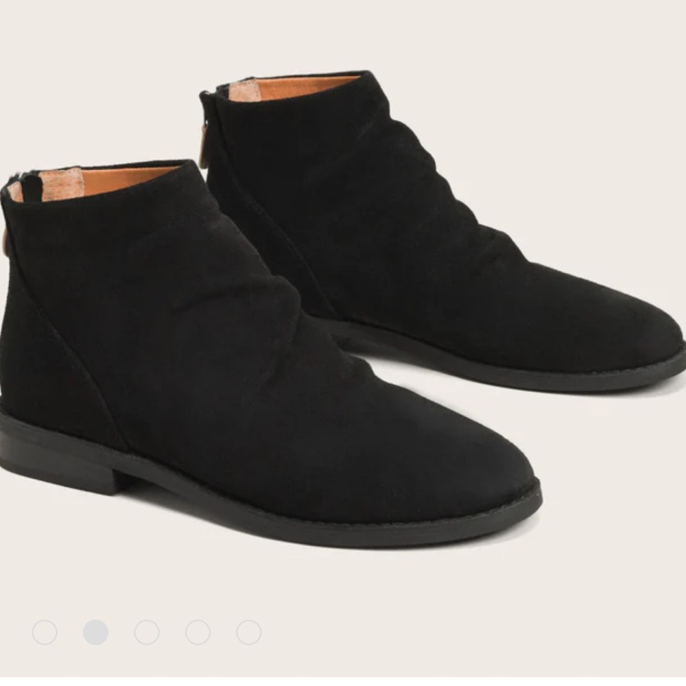 NEW $170 Gentle Souls Emma black suede ankle bootie women size 6